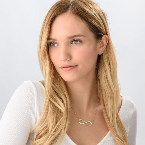 14K 옐로 골드의 인피니티 네임 목걸이 - 3